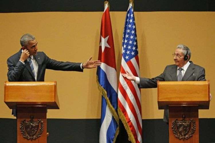 Barack Obama junto a Raúl Castro durante su visita a La Habana. Foto: Al Díaz / Miami Herald