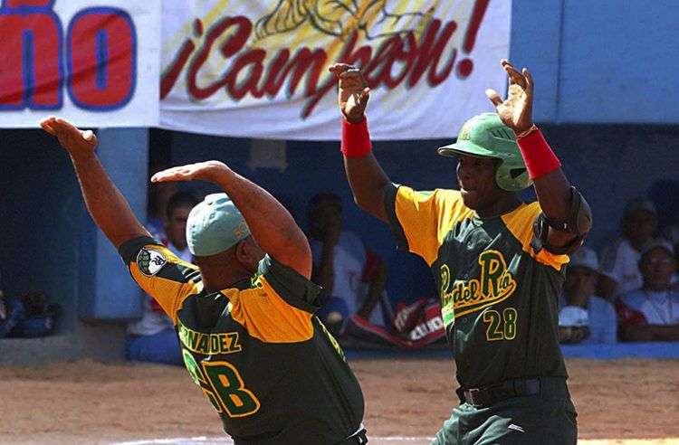 Como en la Serie de Oro, Ciego y Pinar se vuelven a batir en una final del béisbol / Foto: cubadeportes.blogspot.com