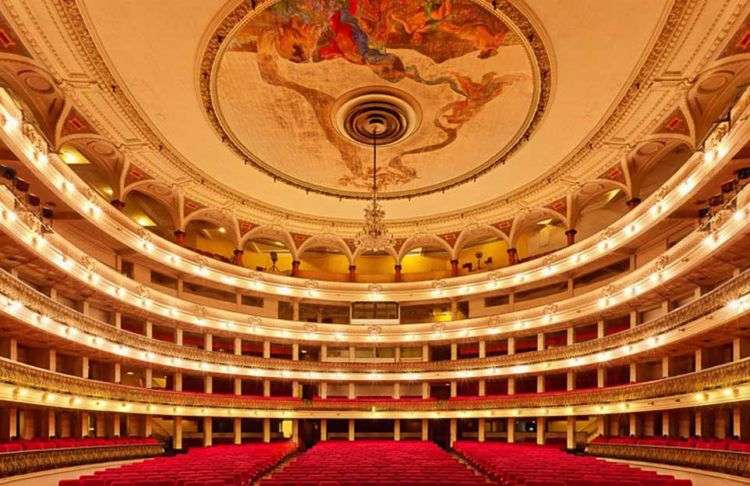 Sala García Lorca del Gran Teatro de La Habana Alicia Alonso. Foto: Improvedance.