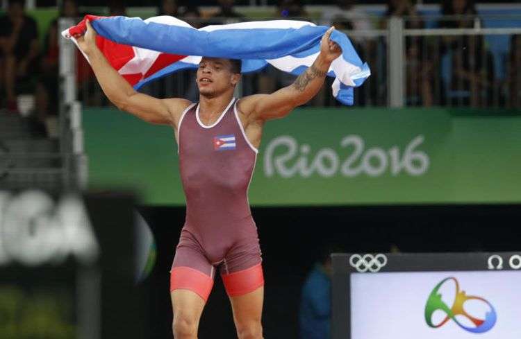 Ismael Borrero, primer oro de Cuba en Río 2016. Lucha grecorromana. Foto: Roberto Morejón / JIT.