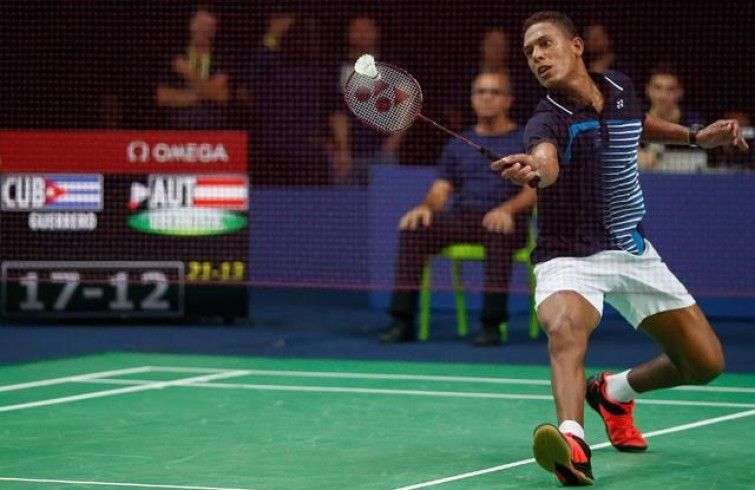 Osleni Guerrero, el primer badmintonista cubano en olimpiadas jugará por primera vez sábado.