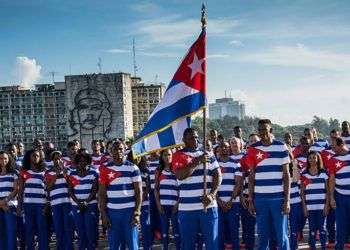 La delegación de Cuba, integrada por 120 deportistas, antes de partir a Río. Foto: Marcelino Vázquez Hernández / ACN.