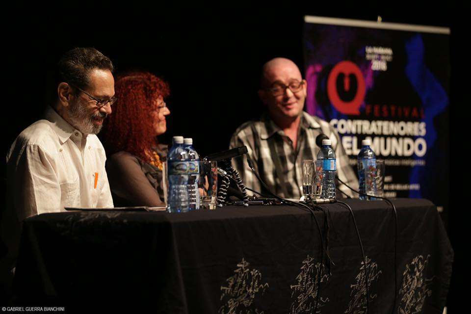 El maestro Leo Brouwer, Isabelle Hernández y Rigoberto Ferrera. Foto: Gabriel Guerra Bianchini.