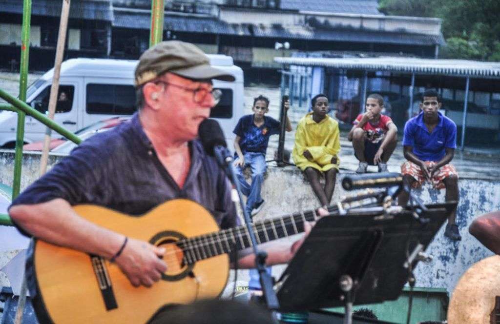 Aguacero en concierto por los barrios. Foto: Kaloian.