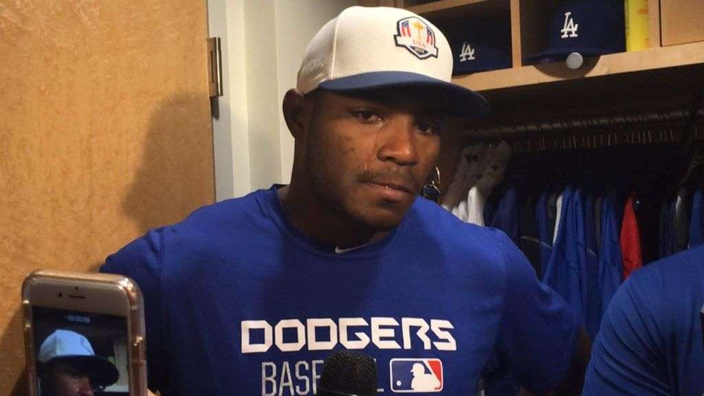 Yasiel Puig, de los Dodgers, mientras hablaba sobre José Fernandez. "Era un amigo muy muy cercano". Foto: MLB.com