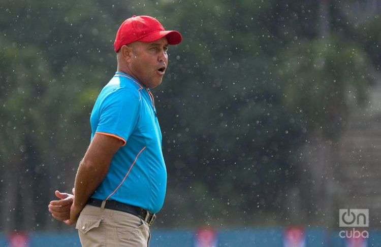 El período de Raúl Mederos al frente de la selección naional ha generado insatisfacciones entre los aficionados. Foto: Calixto N. Llanes