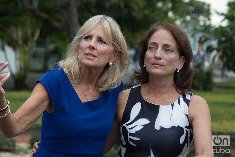 Jill Biden junto a Regina Balaguer. Foto: Ismario Rodríguez.