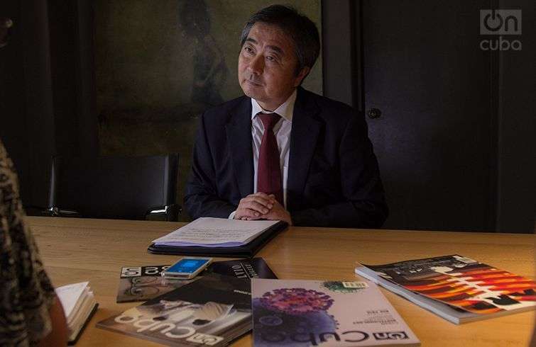 El embajador de Japón, Sr. Masaru Watanabe visita OnCuba. Foto: Regino Sosa.