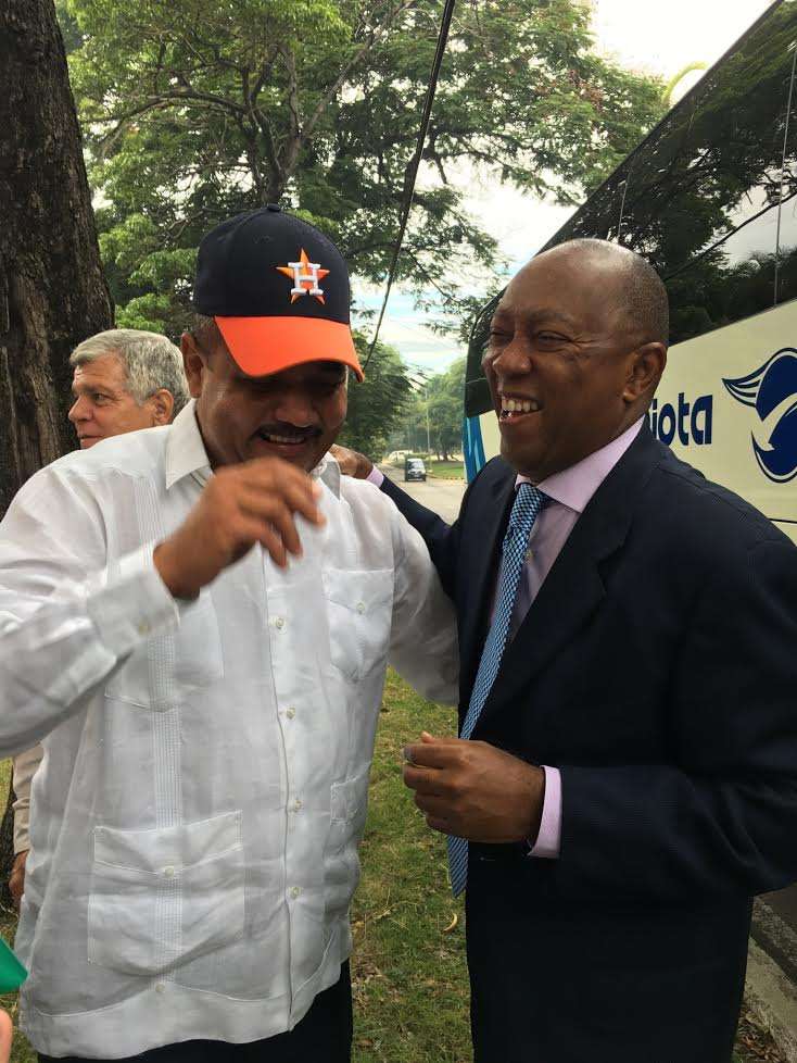 El alcalde Turner en Cuba. Foto cortesía del entrevistado.