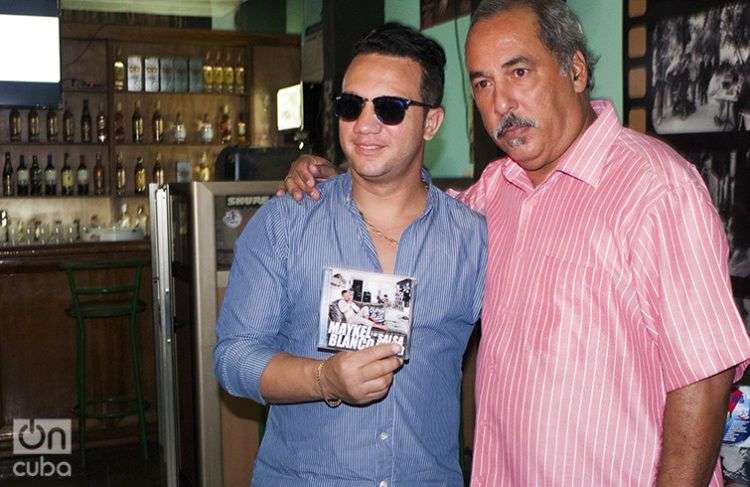 Maykel Blanco y Enrique Pérez Mesa se sienten muy entusiasmados con el concierto del sábado venidero en el Teatro Nacional. Foto: Yelanys Hernández Fusté.