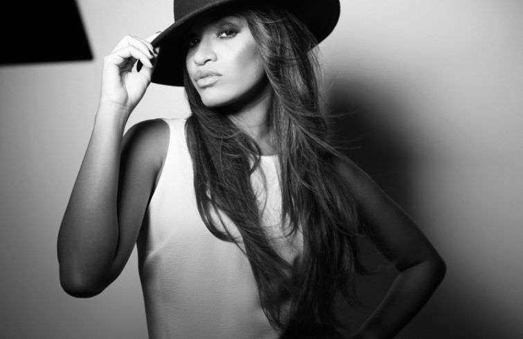 Luna Manzanares.