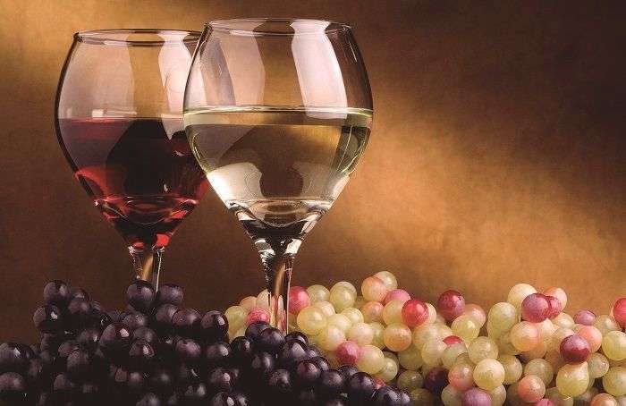 copas-uvas-vino-blanco-vino-tinto