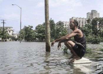 Inundación en La Habana. Foto: Kaloian.