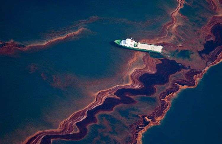 Derrame de petróleo en el Golfo de México. Foto: Boston Globe.