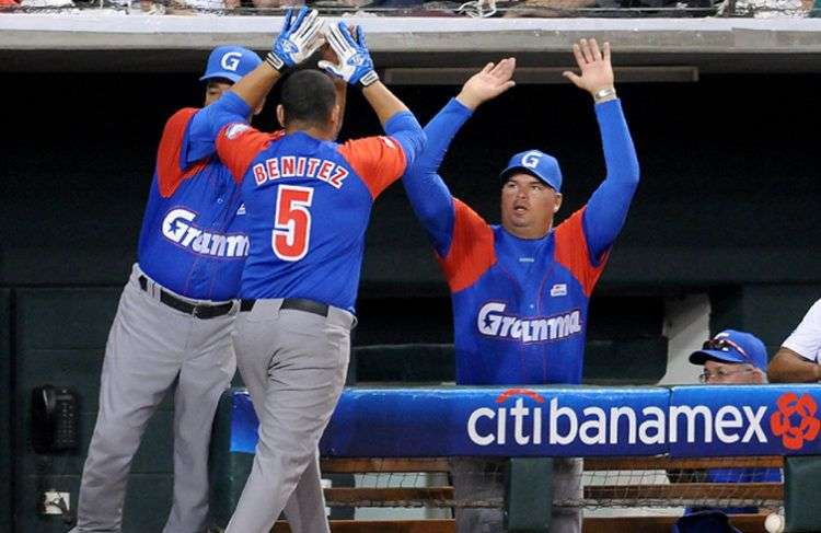 El granmense Carlos Benítez se ganó el puesto en el equipo cubano para el Clásico con su actuación en la Serie del Caribe. Foto: Ricardo López Hevia.