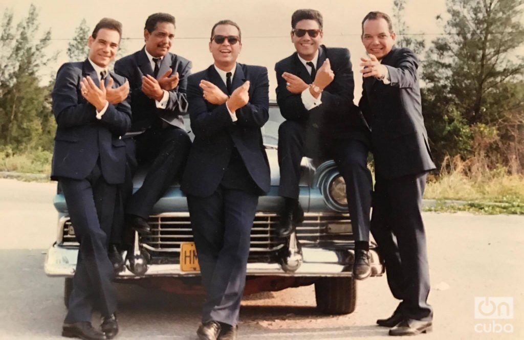 Los Zafiros de “Locura Azul”, interpretados por los actores Sirio Soto, Juan Antonio Leyva, Luis Alberto García, Bárbaro Marín y Néstor Jiménez. Foto: Cortesía de Hugo Cancio.