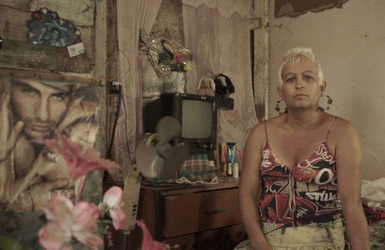 Adela, “la Delegada”, cuyo nombre civil es José Agustín. Still del documental "Villa Rosa".