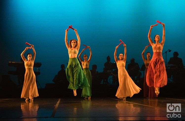 "Latido", de Lizt Alfonso Dance Cuba. Foto: Ismario Rodríguez.