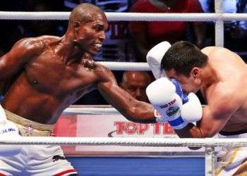 Los puños de Julio César La Cruz deberán guiar a Cuba en la Serie Mundial de Boxeo. Foto: worldseriesboxing.com.