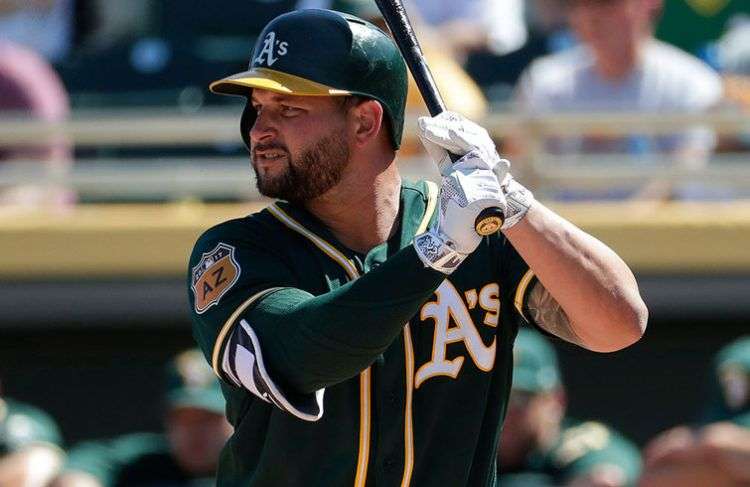 Yonder Alonso va teniendo su mejor temporada en Grandes Ligas. Foto: mlb.com.