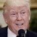 Donald Trump pronuncia su discurso tras firmar hoy la orden ejecutiva sobre capacitación laboral en la sala Roosevelt de la Casa Blanca en Washington. Foto: Olivier Douliery / EFE.