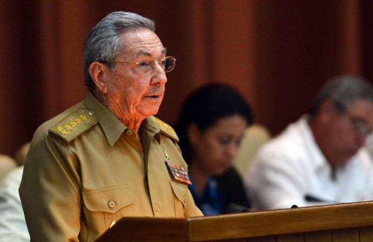 Raúl Castro pronuncia discurso durante la primera reunión ordinaria de la Asamblea Nacional del Poder Popular. Viernes 14 de julio de 2017, en La Habana. Foto: Marcelino Vázquez / EFE.