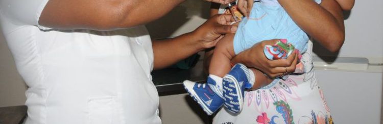 Más de un millón de personas serán inmunizadas en Cuba como parte de la Campaña de Vacunación contra la Influenza Estacional . Foto: Vicente Brito / Escambray.