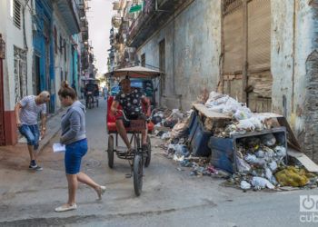 Basura en las calles de La Habana. Foto: Otmaro Rodríguez.