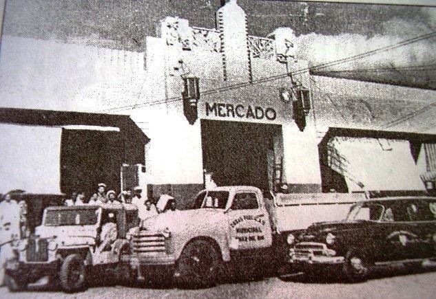 1) El Mercado de Abasto y Consumo, un lugar muy frecuentado por los pregoneros pinareños del ayer. Foto donada por Jorge del Valle González.