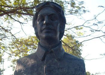 Busto de Parlá en Mariel. Foto de Orlando Carrió.