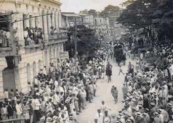 Cortejo fúnebre de Emilio Bacardí en Santiago de Cuba. Foto: Archivo de Ignacio Fernández Díaz.