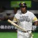 El pelotero cubano Alfredo Despaigne, con el uniforme de los Halcones de SoftBank. Foto: CNC TV Granma / Archivo.