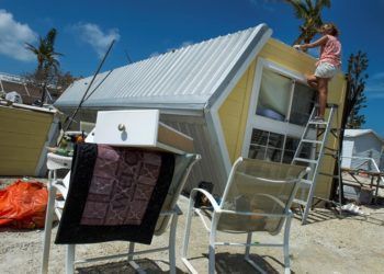 El potencial peligro que supone María se concreta apenas una semana después del paso del huracán Irma por islas del Caribe, Puerto Rico y el sureste de EE.UU. En la imagen, Cayo Marathon. Foto: Giorgio Viera / EFE.