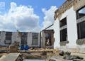 Restos del derrumbe en el techo del edificio de la calle Galiano. Foto: Otmaro Rodríguez.