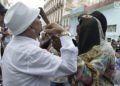 Homenaje de la Asociación Secreta Abakúa de Cuba a los cinco abakúas muertos mientras intentaban detener el fusilamiento de los ocho estudiantes de medicina. Foto: Otmaro Rodríguez.