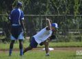 Jeremy Guthrie da clases en la clínica de béisbol. Foto: Otmaro Rodríguez.