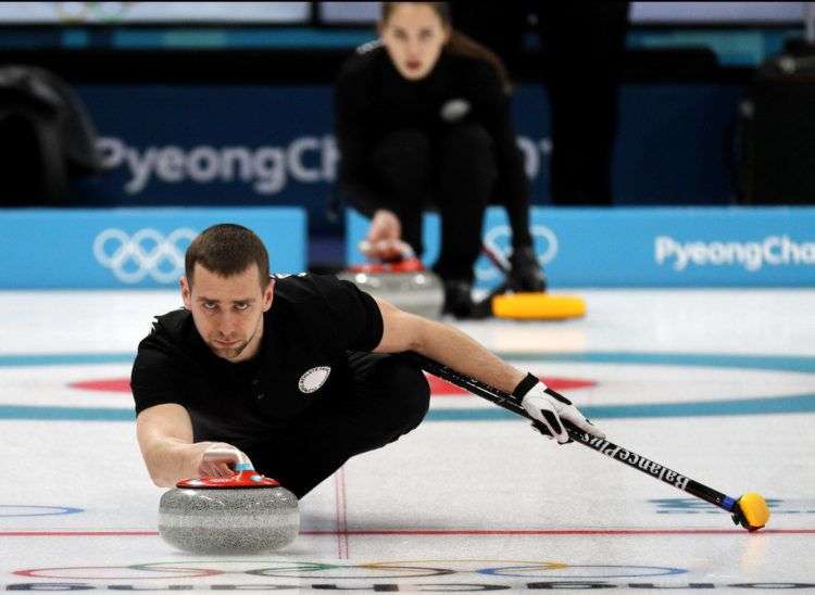 El jugador Alexander Krushelnitsky devolverá su medalla de bronce tras dar positivo de dopaje en los Juegos Olímpicos de Invierno. Foto: Aaron Favila / AP.