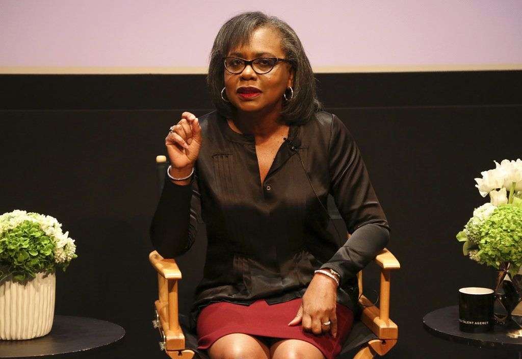 Anita Hill durante una charla sobre acoso sexual en el local de United Talent Agency, en Beverly Hills, California, a principios de diciembre. Foto: Willy Sanjuan / Invision / AP.