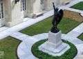 Lucifer (El diablo), hecha por un escultor italiano. Patio interior del Capitolio. Foto: Otmaro Rodríguez.