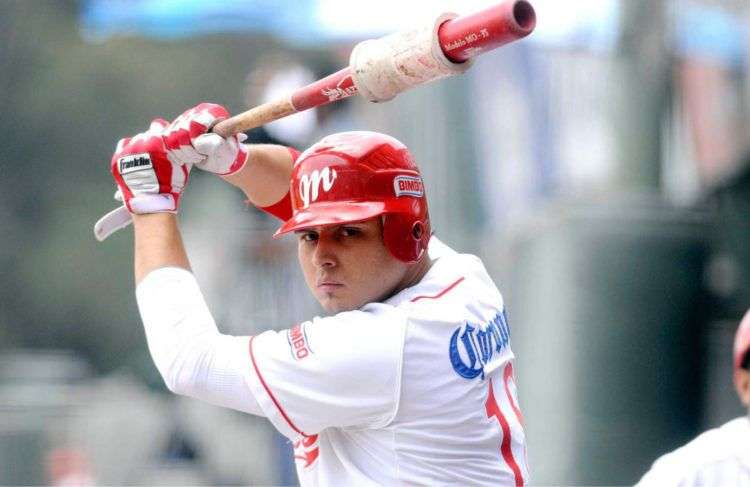 Luis Alfonso “Cochito” Cruz, de los Diablos Rojos de México, ha jugado también en las Grandes Ligas con Cerveceros de Milwaukee, Dodgers de Los Angeles y Yankees de Nueva York. Foto: noroeste.com.mx.