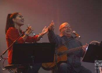 La delegación al festival Artes de Cuba, en EE.UU. incluirá a grandes embajadores de la cultura cubana, entre ellos Pablo Milanés, quien cantará junto a su hija Haydée. Foto: Roberto Ruiz.