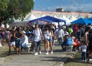 Feria Internacional del Libro de La Habana, en la fortaleza San Carlos de la Cabaña. Foto: Otmaro Rodríguez / Archivo.