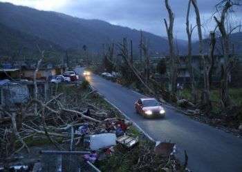 El huracán María causó graves daños a su paso por Puerto Rico, en 2017. Foto: Gerald Herbert / AP.