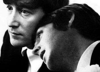 John Lennon (9 de octubre 1940-8 de diciembre 1980) y Paul McCartney (18 de junio 1942-). Foto: Pinterest (detalle).