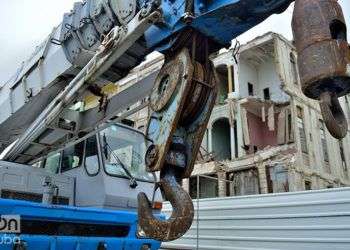 Trabajos en el malecón de La Habana luego del impacto del huracán Irma en 2017. Foto: Otmaro Rodríguez.