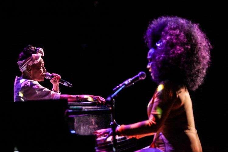 Omara Portuondo y Aymée Nuviola. Foto: Jati Lindsay / Cortesía del Kennedy Center.