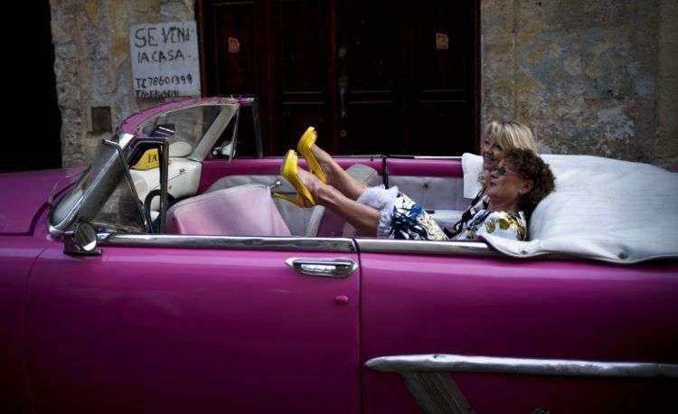 Turista en La Habana, enero de 2018. Foto: Ramón Espinosa / AP.