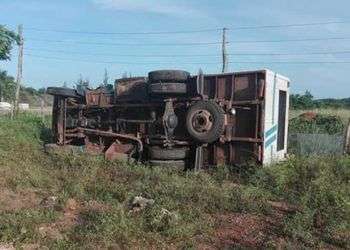 Un accidente en el municipio de Sierra Cubitas, en Camagüey, dejó más treinta heridos. Foto: @angeluis04 / Twitter.
