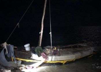 Balsa que arribó a la playa de Lower Matecumbe Key el martes por la mañana. Foto: U.S. Border Patrol.