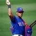 Adrián Beltre, de los Rangers de Texas, será uno de los peloteros con 20 o más campañas en la MLB esta temporada, junto a su compañero Bartolo Colón. Foto: Ross D. Franklin / AP.